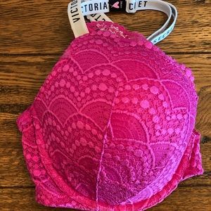 Victoria’s Secret 34DDD Hot Pink Bra.